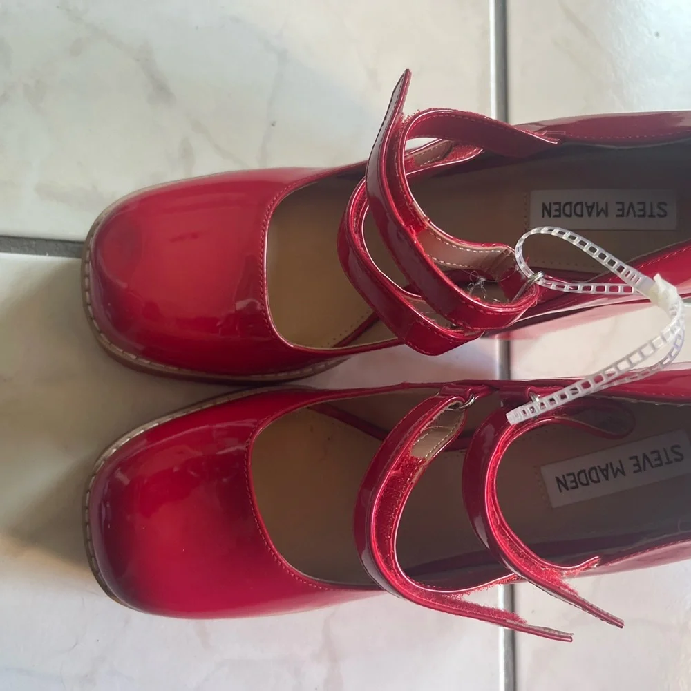 Steve Madden Glossy Red Heels - Picture 5 of 7